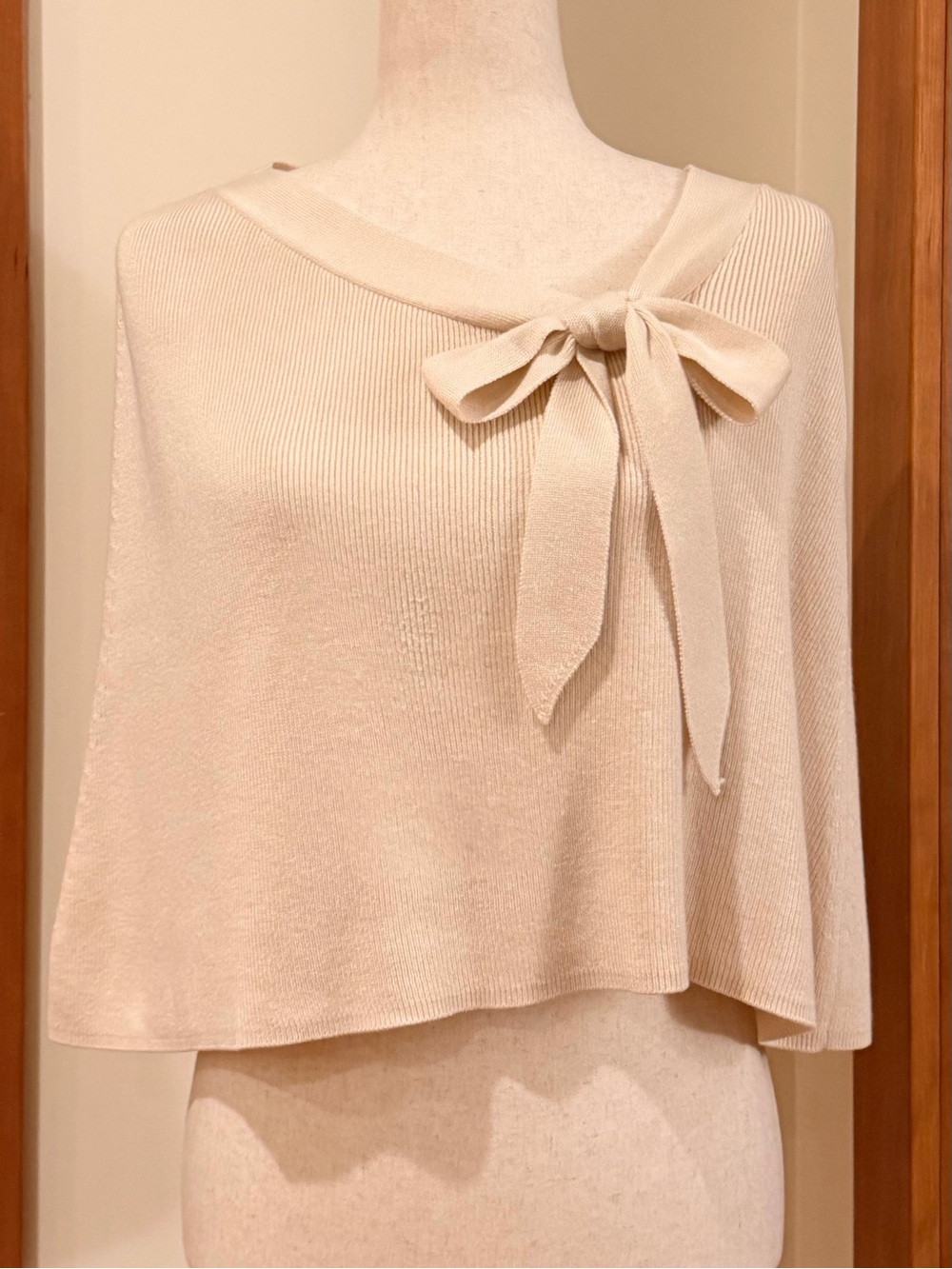 Ann Taylor Vintage Knit Capelet